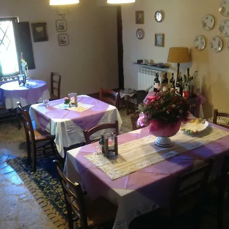 לינה וארוחת בוקר La Canonica Di San Michele